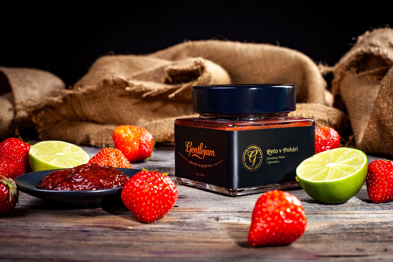 Summer in a jar - strawberry jam with fresh lime - Image 3